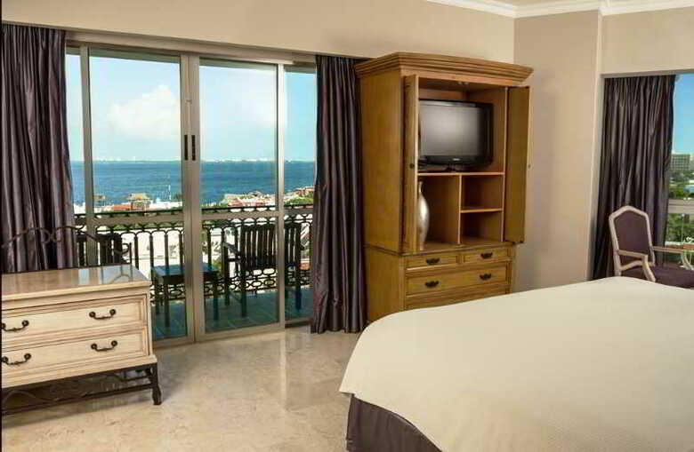 Hotel Sandos Cancun Luxury Experience