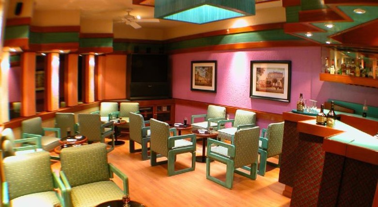 Hotel Segovia Regency