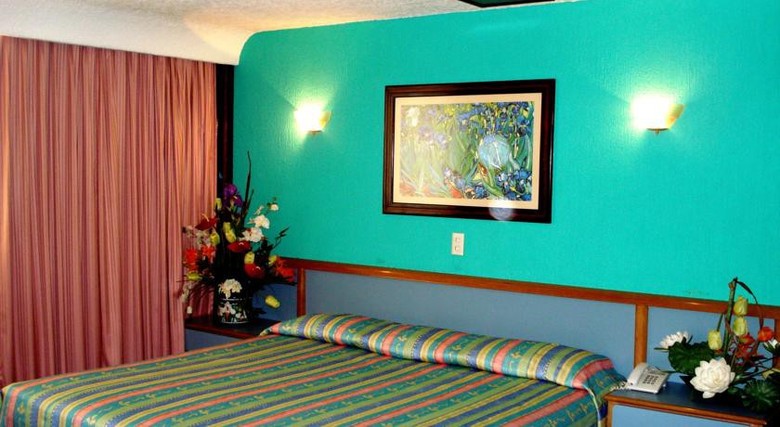 Hotel Segovia Regency