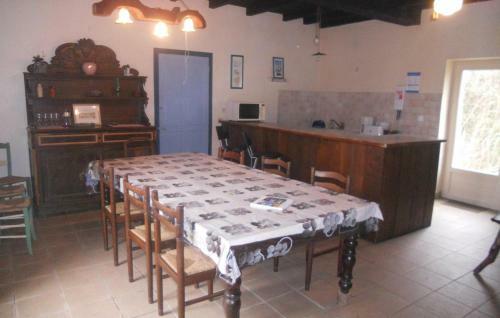 Holiday Home Grignols With A Fireplace 324