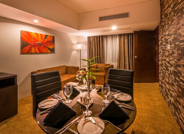 Hotel Long Beach Suites Dhaka