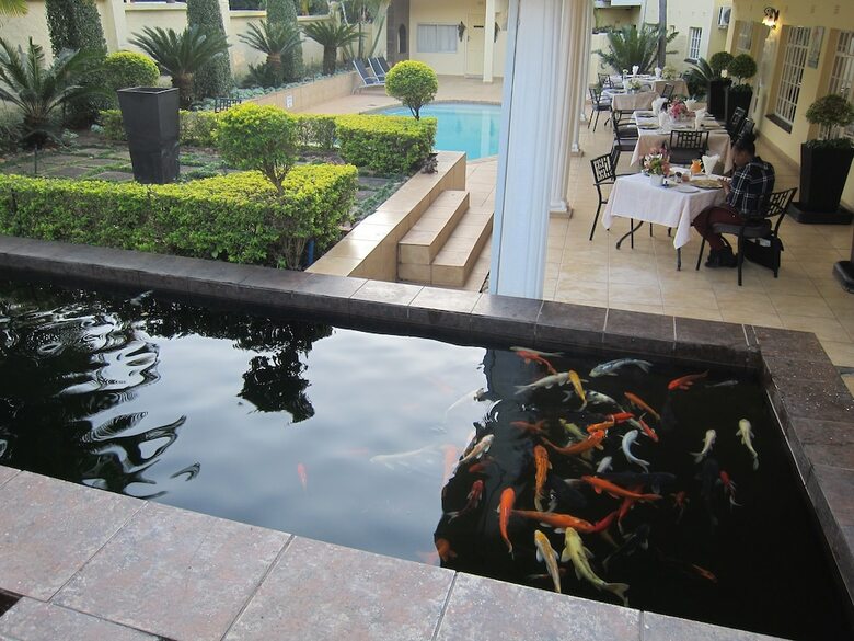 Hostal La Barune Guest House