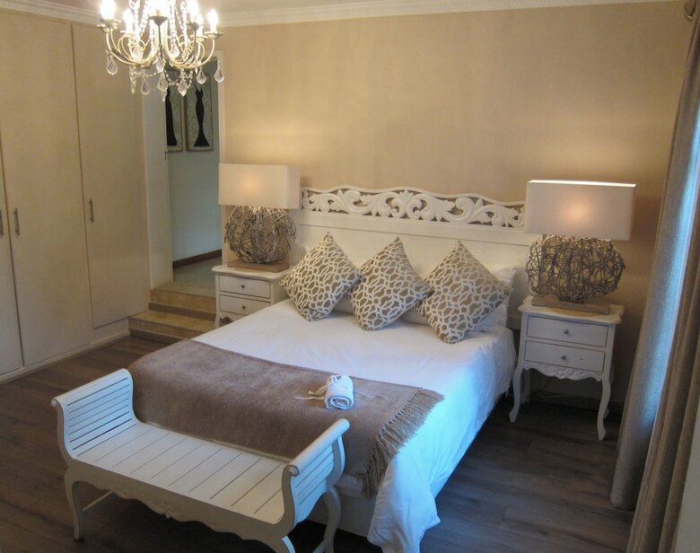 Hostal La Barune Guest House