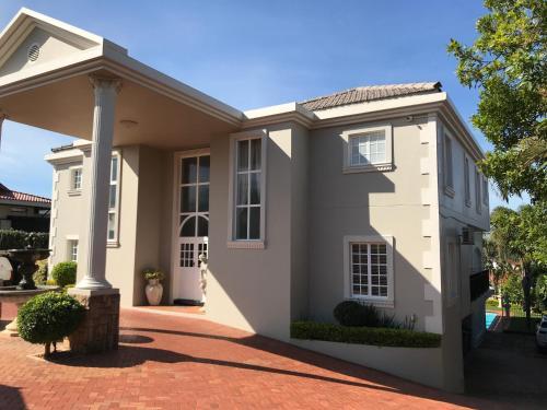 Hostal Valdior Guest House