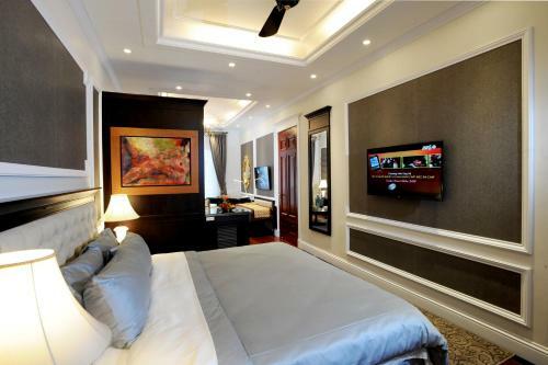 New Era Hotel