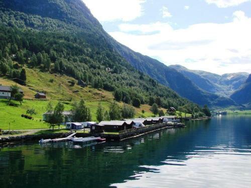 Hotel Nesheim Hytter & Camping