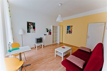 Aparthotel Actilingua Apartment Pension