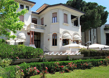 Hotel De La Ville