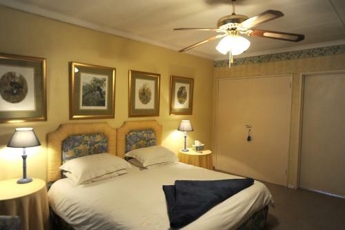 Hostal Riverbend Country House