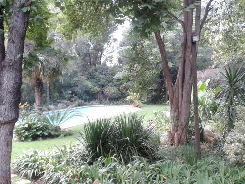 Hostal Riverbend Country House