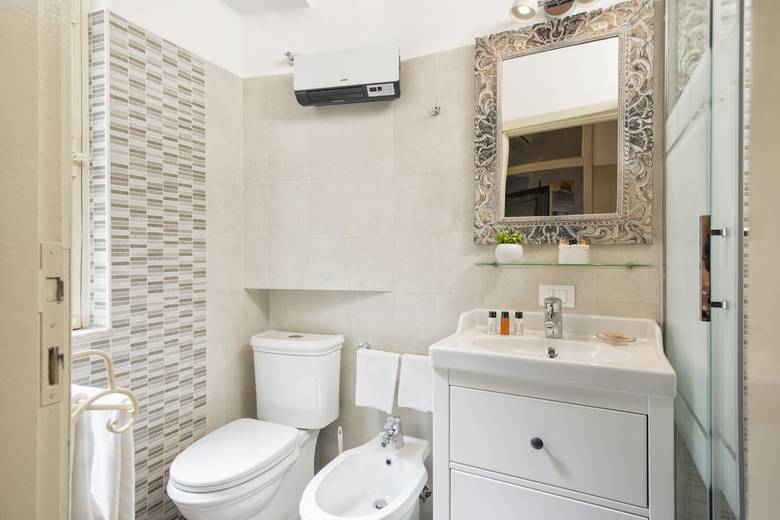Hostal Navona Tower Relais