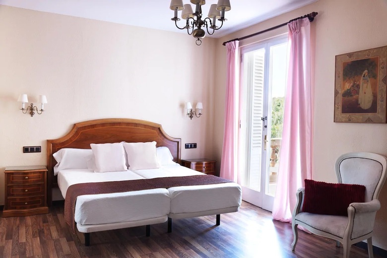 Hotel Roger De Flor Seleqtta