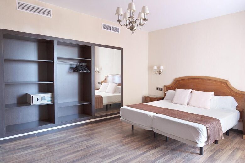 Hotel Roger De Flor Seleqtta