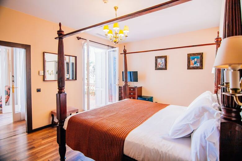 Hotel Roger De Flor Seleqtta