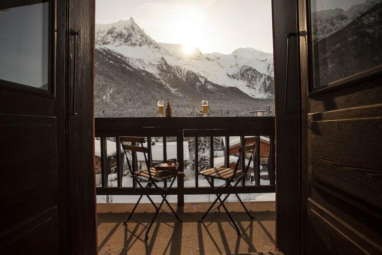 Hotel La Chaumi�re Mountain Lodge