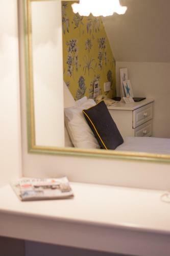 Beachlands Hotel