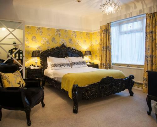 Beachlands Hotel