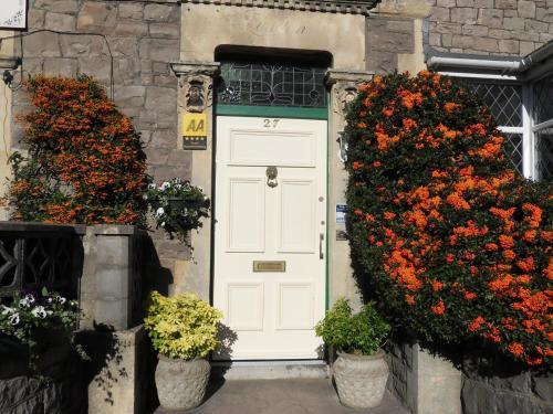 Hostal Linden Lodge Guest House