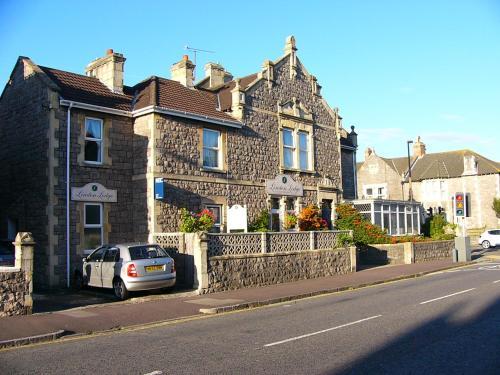 Hostal Linden Lodge Guest House