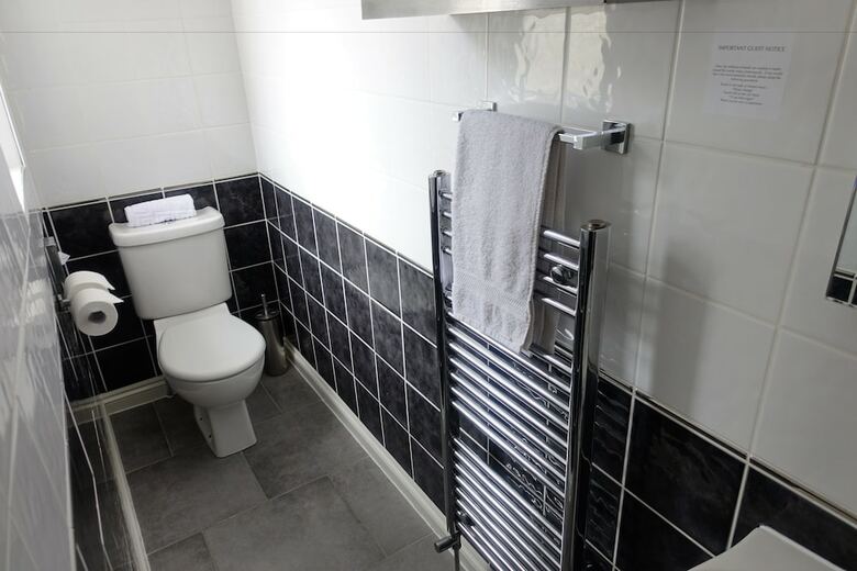 Hostal Oakover Guest House