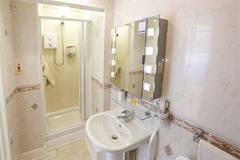 Hostal Saxonia Guest House