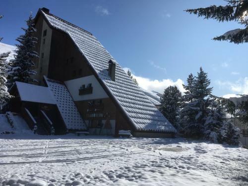 Hotel Adret