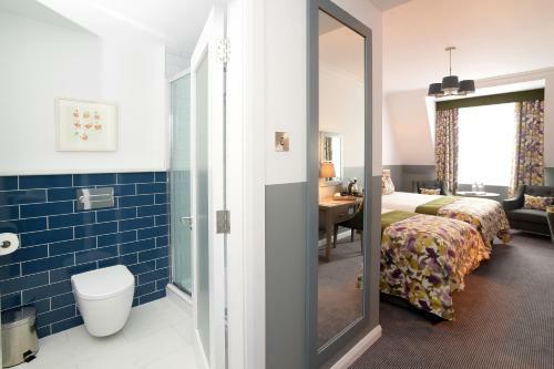 Hotel Carrigaline Court