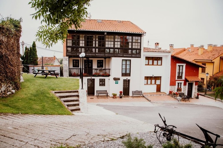 Apartamentos Rurales El Requexu