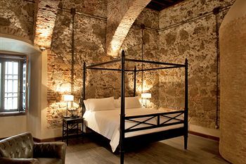 Hotel Palacio Carvajal Giron