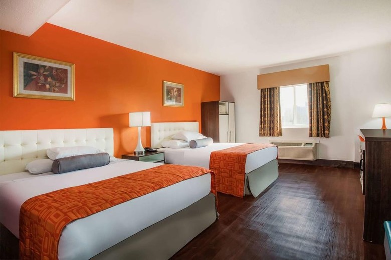 Hotel Howard Johnson Express Inn Bronx Ny