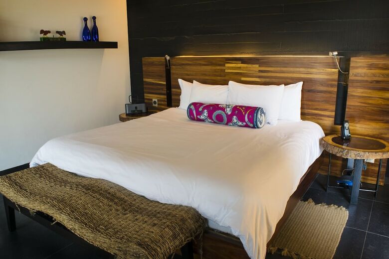 Hotel Isla Tajin Beach And River Resort