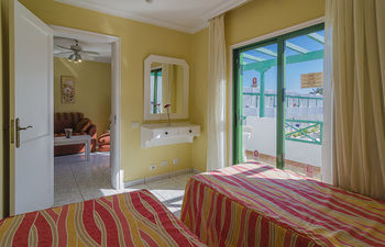 Aparthotel Las Adelfas