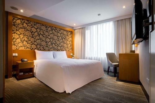 Hotel B