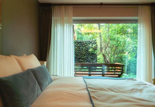 The Seaes Hotel & Resort