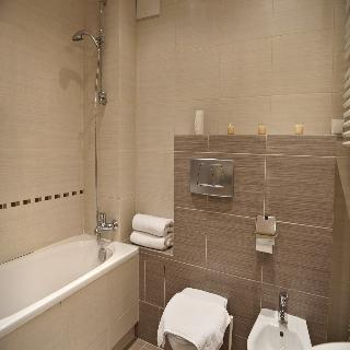 Angel Plaza Apartments