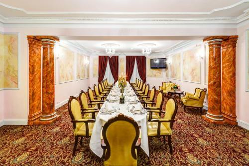 Hostal Paacyk Otrbusy Business & Spa