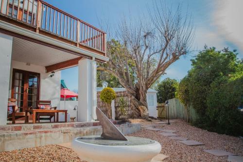 Hostal Aan De Oever Guesthouse