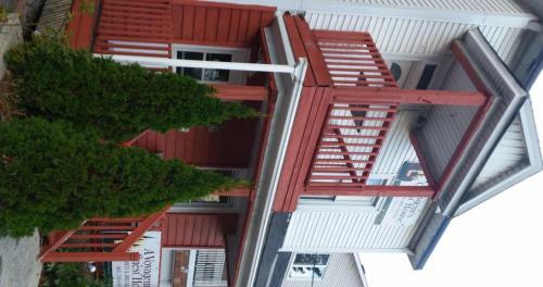 Bed & Breakfast A Voyageur's Guest House