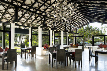 Hotel Avani Bentota Resort & Spa