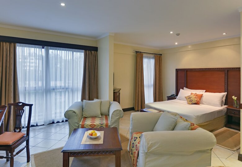 Hotel The Heron Portico