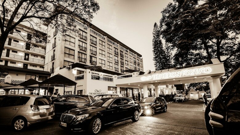 Hotel The Heron Portico