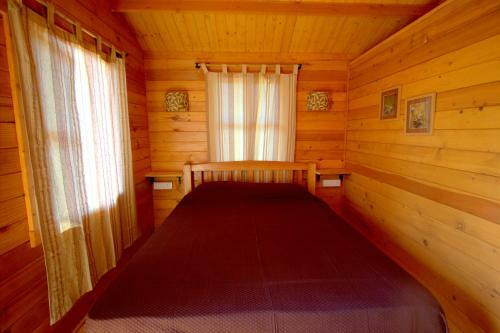 Hostal Pele's Windsong Wood Cottage On The Beach