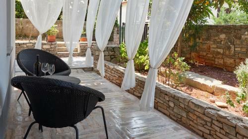 Apartamentos House Petrina