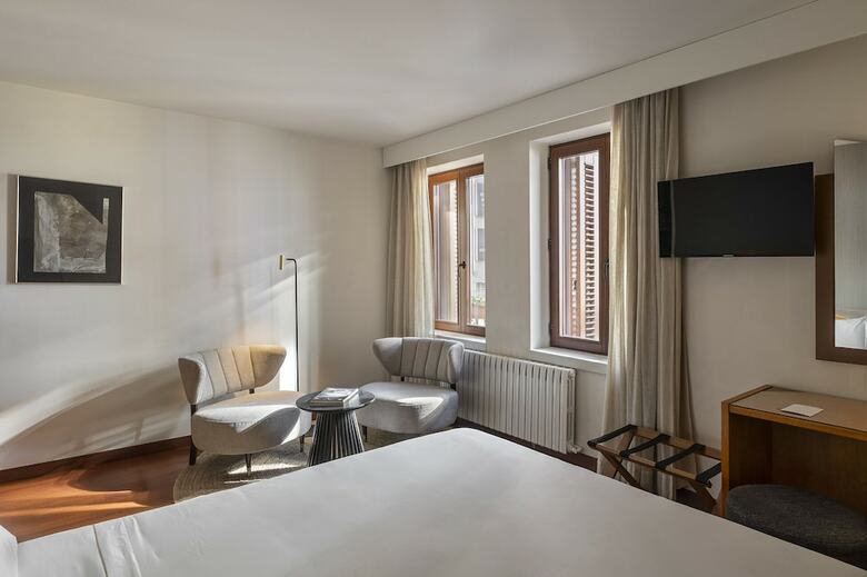 Hotel De L'isard