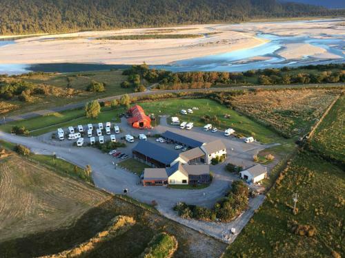 Haast River Top 10 Holiday Park