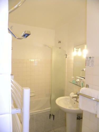 Anglade Hotel
