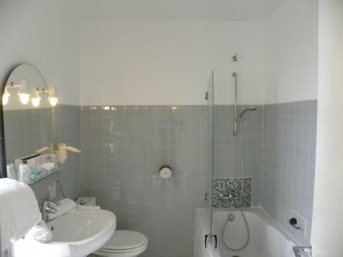 Anglade Hotel