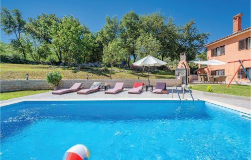 Apartment Krsan 29 With Outdoor Swimmingpool
