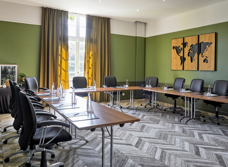 Hotel Ch�teau De Montvillargenne