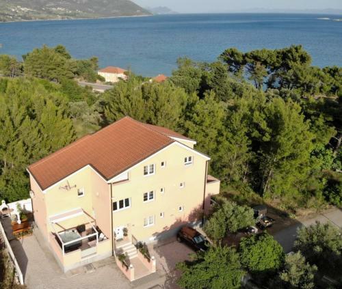 One-bedroom Apartment Orebic Near Sea 5